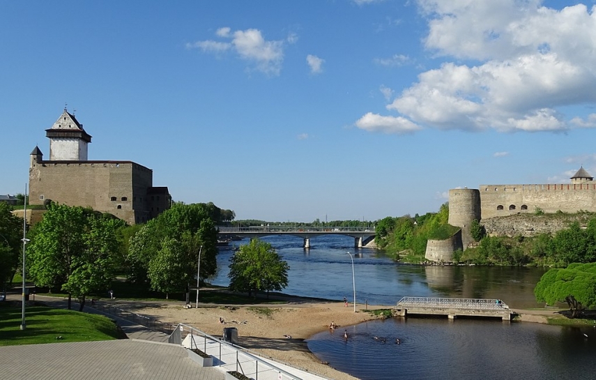 mancaughtswimmingacrossnarvariverfromrussiatoestonia