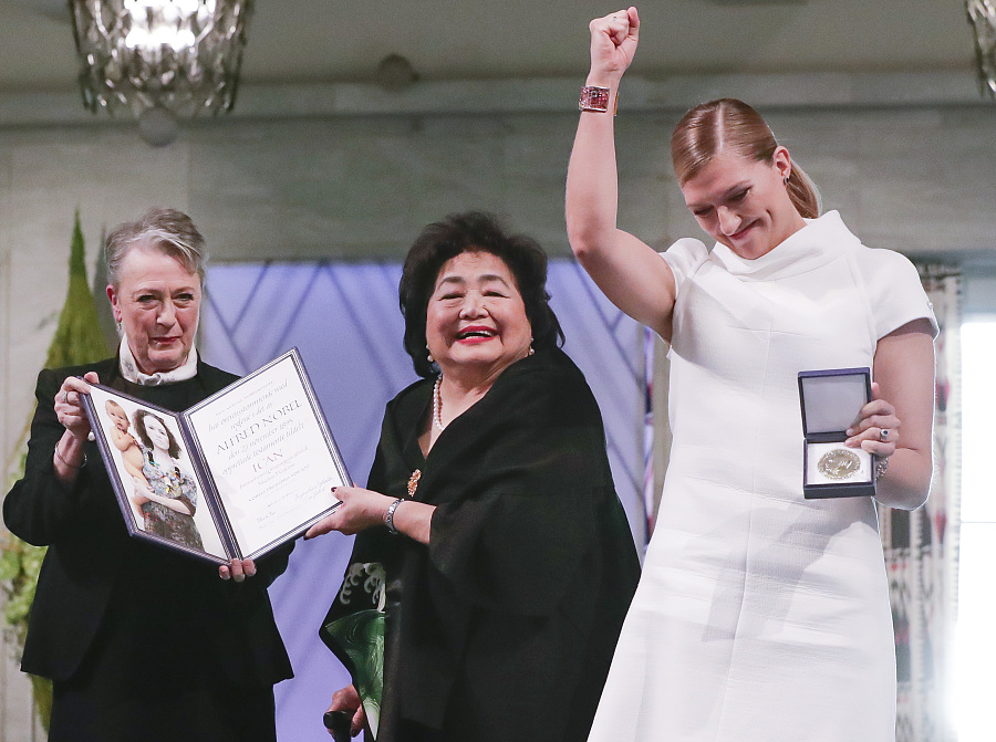 icanchiefandhiroshimaattacksurvivorsetsukoreceive2017nobelpeaceprizeforican