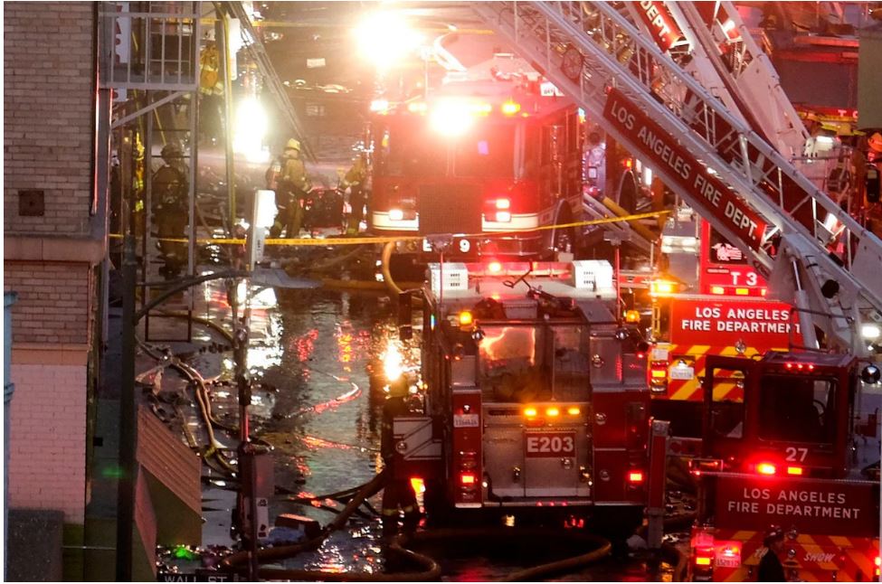 morethan10firefightersinjuredinlosangelesbuildingexplosion