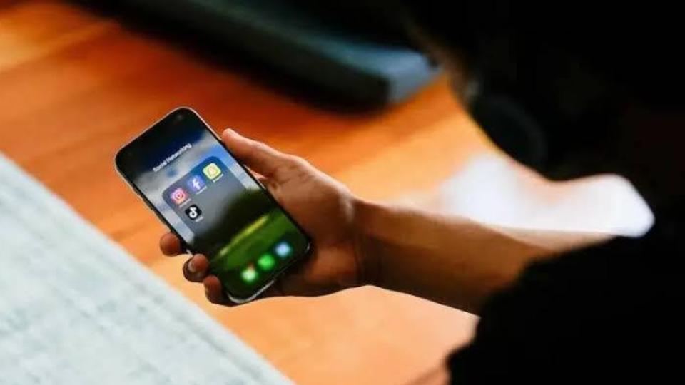 Pakistan’s Punjab Assembly seeks social media ban for children under 16