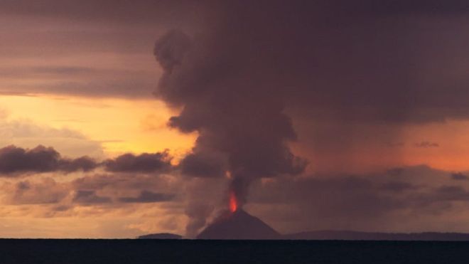 volcanotsunamihitsindonesiaafterkrakatoaeruption