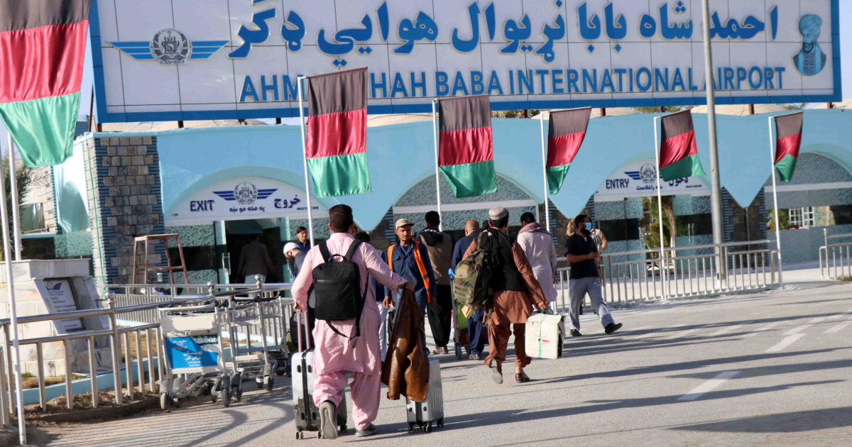 afghansintriguedatbeingsoldoutascitieshandedovertotaliban