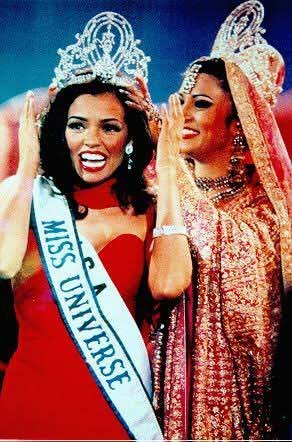 sushmitasen’smissuniversesuccessorchelsismithdiesat43actorpaystribute