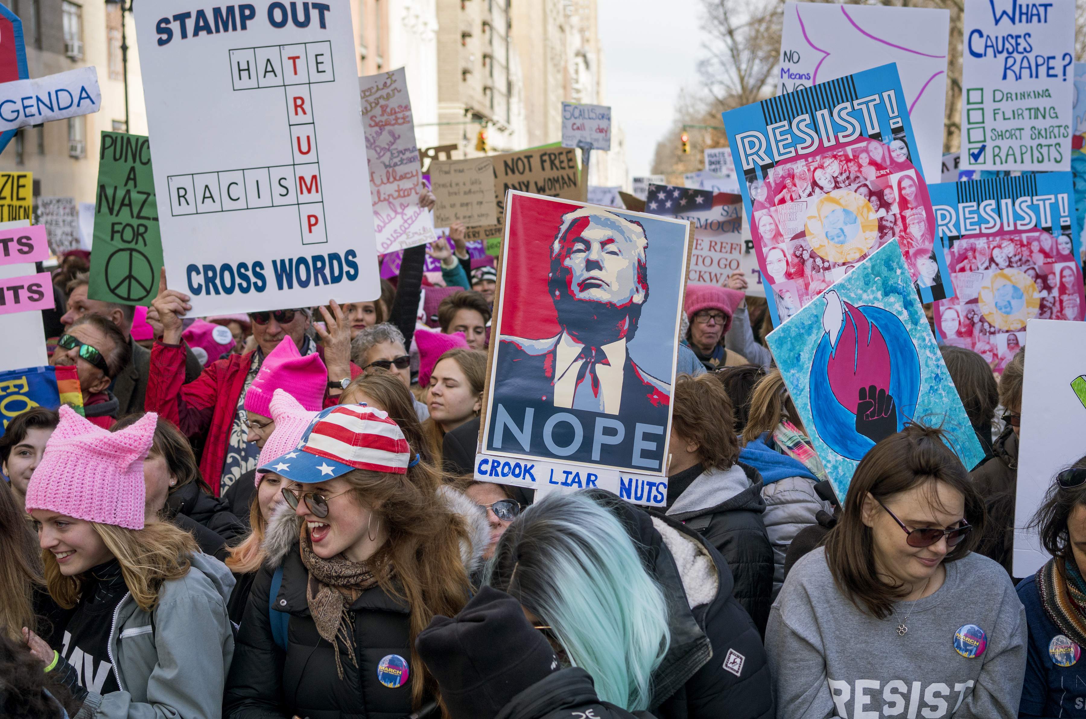 masscrowdsrallyforantitrumpwomensmarchesacrossus