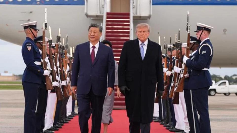 Chinese President Xi Jinping arrives in US for state visit, gets rare tarmac welcome 