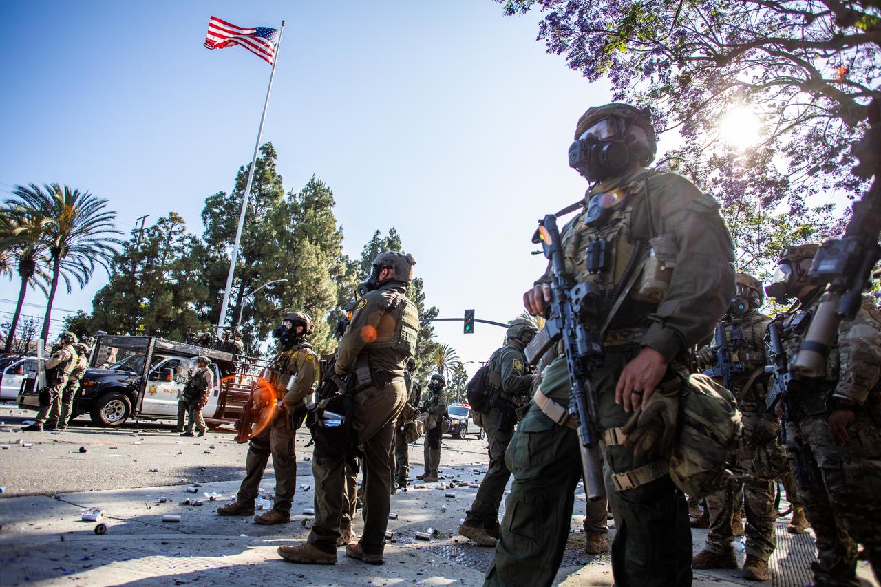 US President Deploys 2,000 National Guard Troops to Los Angeles Amid Migrant Raid Unrest