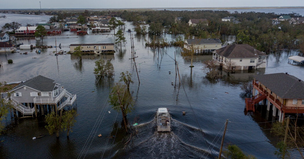 hurricaneianweakensintoatropicalstorm:usnationalhurricanecentre