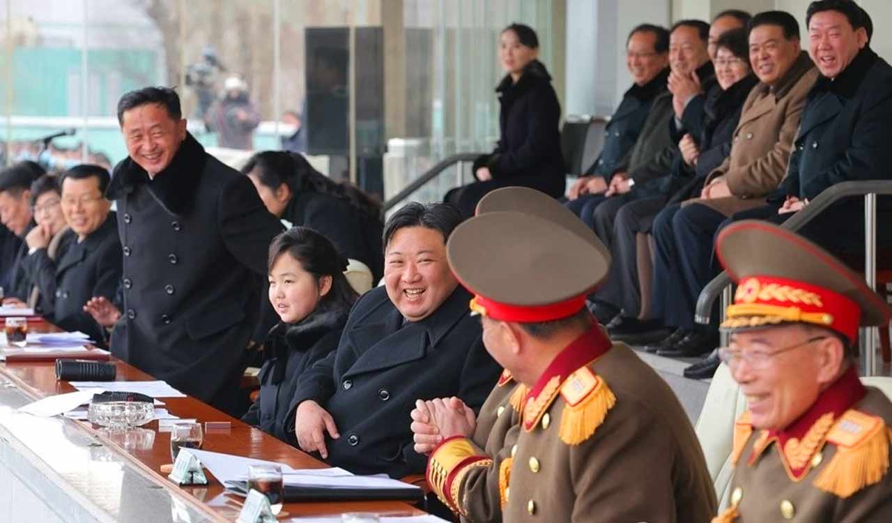 kimjongunwatchesfootballmatchwithdaughter