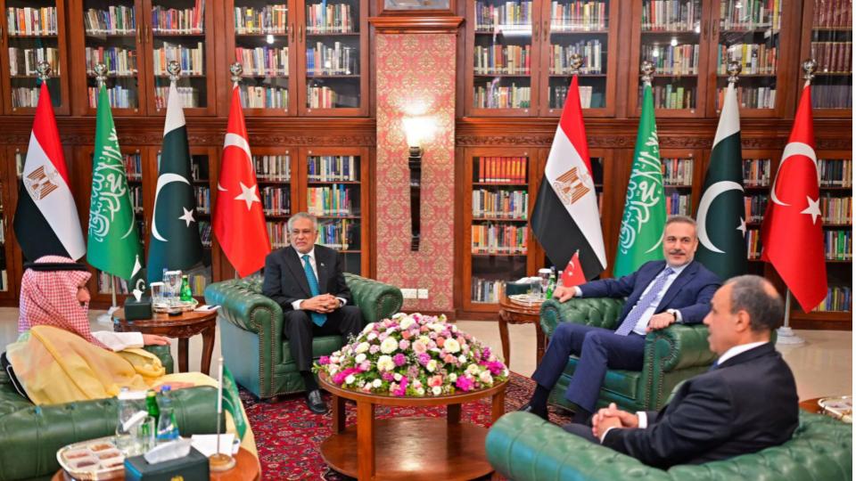 Regional Powers Meet in Pakistan for Talks to End Iran War