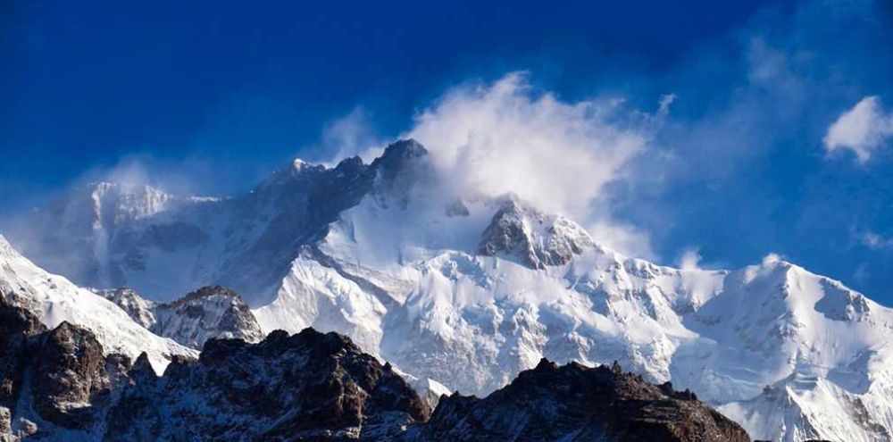 International Team Scales Mount Kanchenjunga