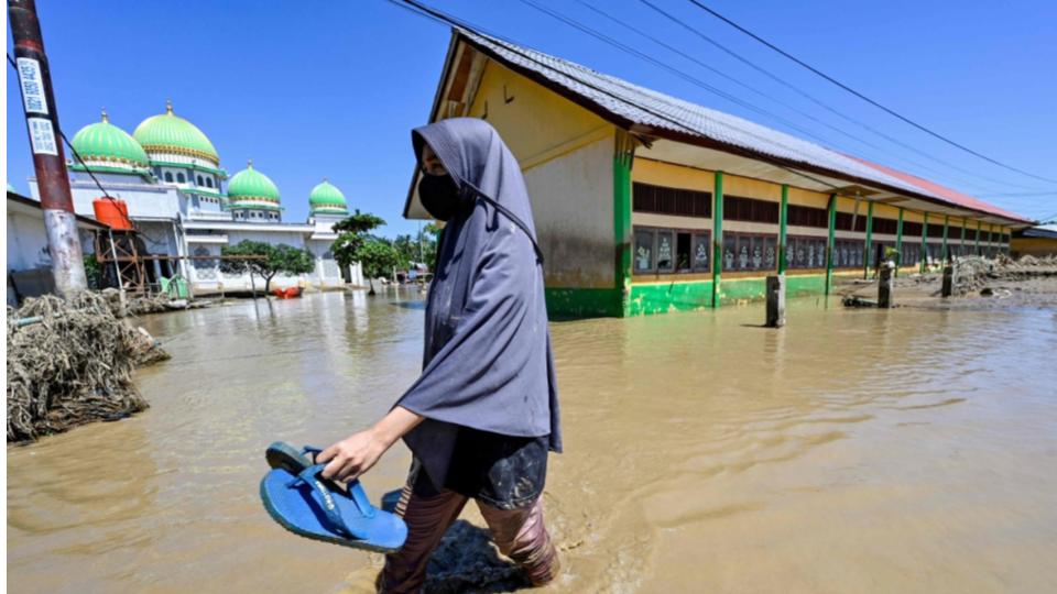 Death toll from floods, landslides in Indonesia rises to 442