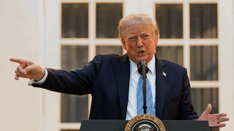 Trump Signs Russia Sanctions Bill Allowing 100 Pc Tariffs on India