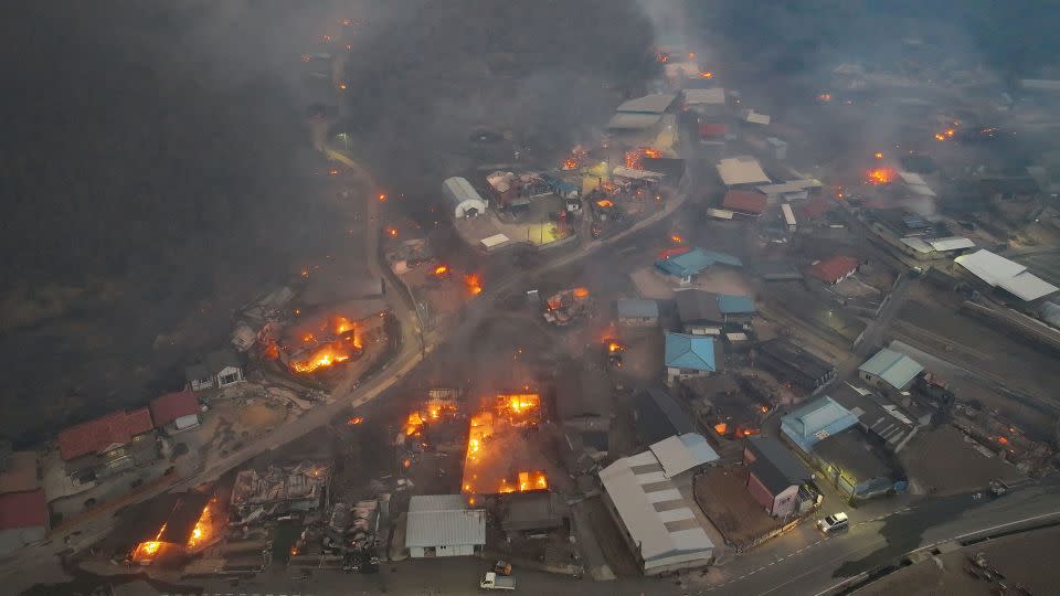 wildfiresinsouthkoreaclaim24livesdestroy300structuresincluding1000yearoldbuddhisttemple