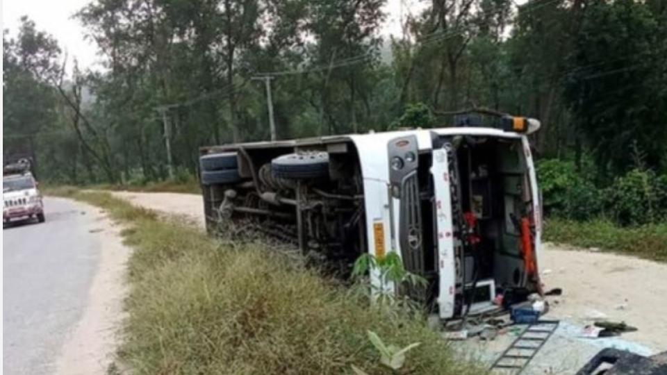 Bus Plunges off Highway in Nepal, 17 Killed and 24 Injured