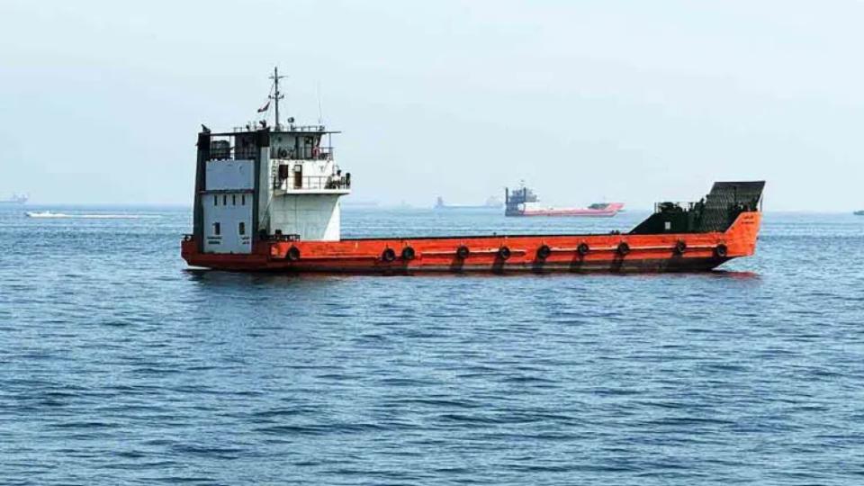 Vessels with nearly 80 mn barrels ready to test Hormuz opening
