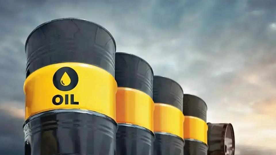 Global Oil Prices Spike 4 Percent on Fresh US-Iran Attacks