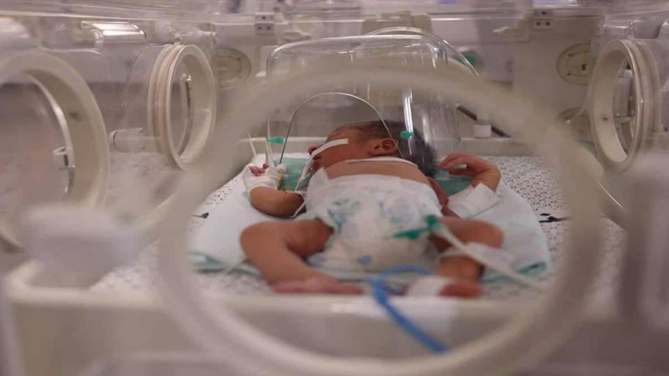 Lives of over 20 newborns at risk in Al-Aqsa Hospital, UNICEF