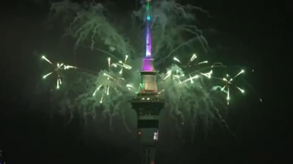 New Zealand welcomes New Year with massive fireworks in Auckland 