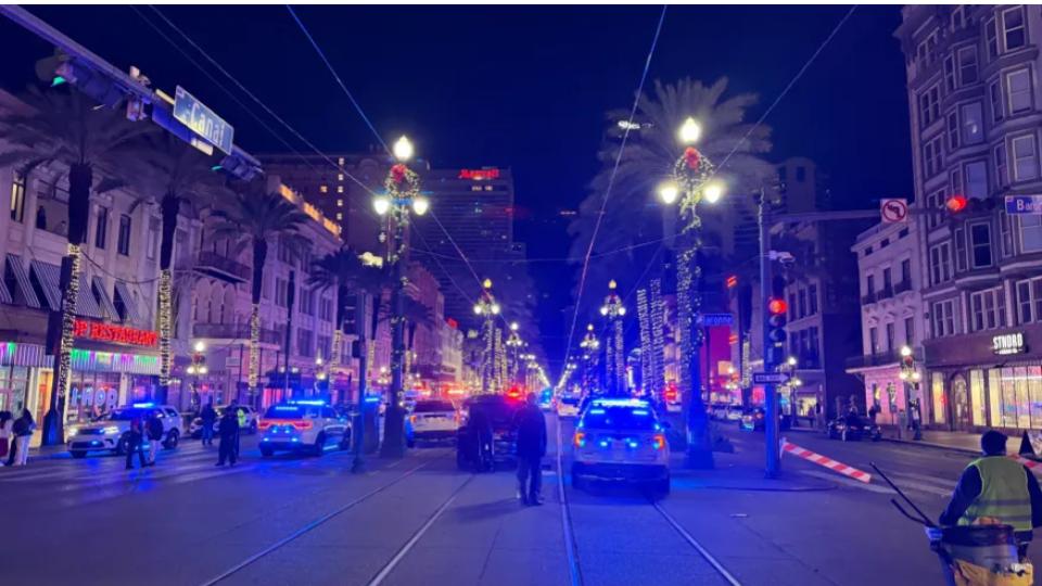10dead30injuredaftercarplowsintocrowdinneworleans