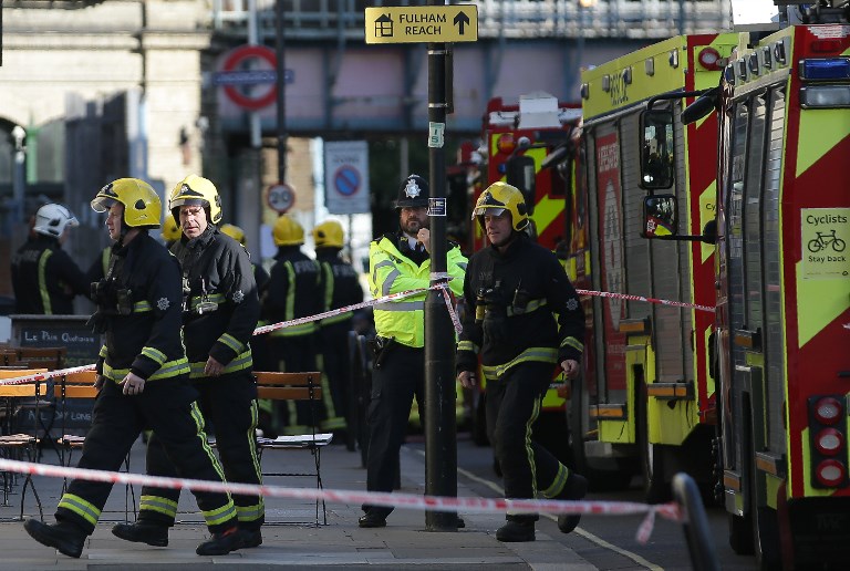 passengersbadlyburnedinlondonundergroundtrainincident