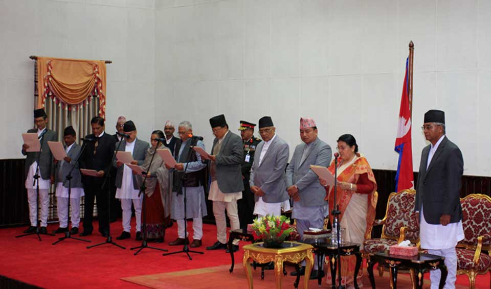 presidentofnepaladminstersoathtochiefsofsevenprovinces