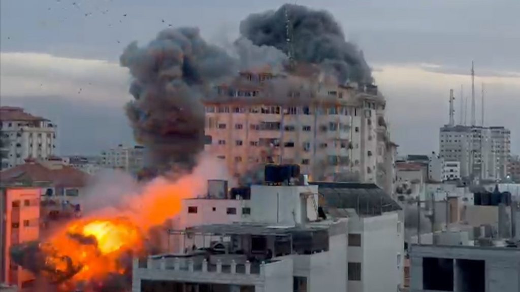 israelimilitarystrikes40sitesingazaresultingin‘dozensof’casualties