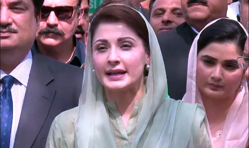 gameisoverforcricketerturnedpoliticianimrankhan:maryamnawaz