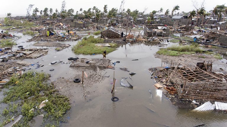 over1000feareddeadinmozambiquecyclone