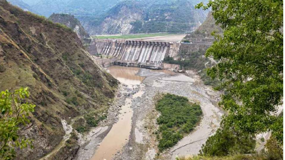 Pakistan urges India to restore 