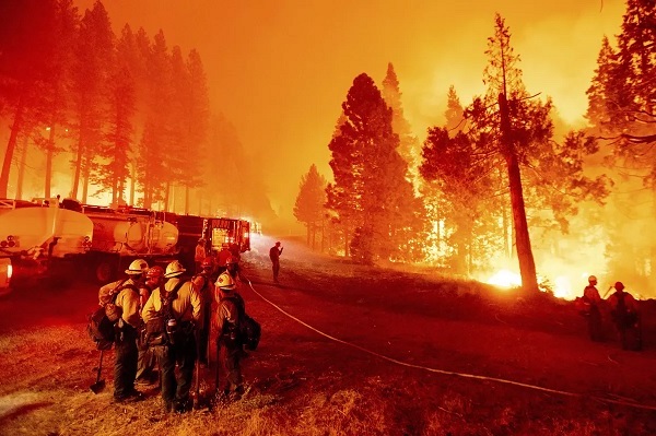 laketahoethreatenedbymassivefiremoreorderedtoflee