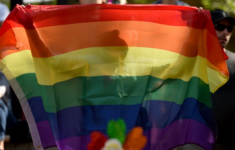 australiansenatepassesgaymarriagebillinkeystep