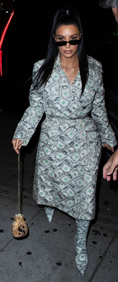 kimkardashianwestbasicallyworeanoutfitmadeofmoneytoremindushowrichsheis