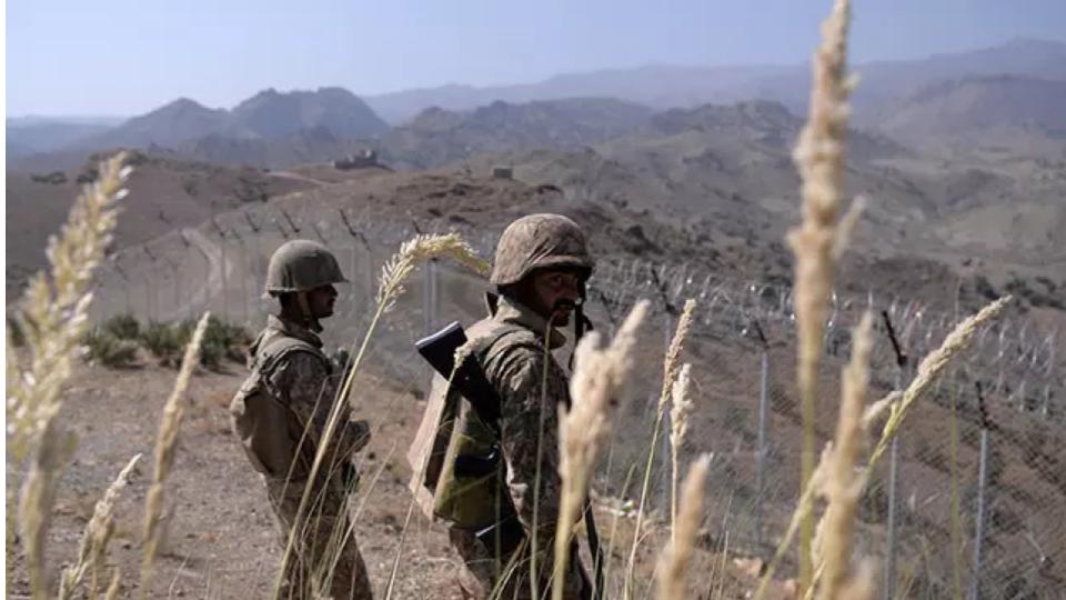 Explosion at Pakistani taliban compound kills 24 people