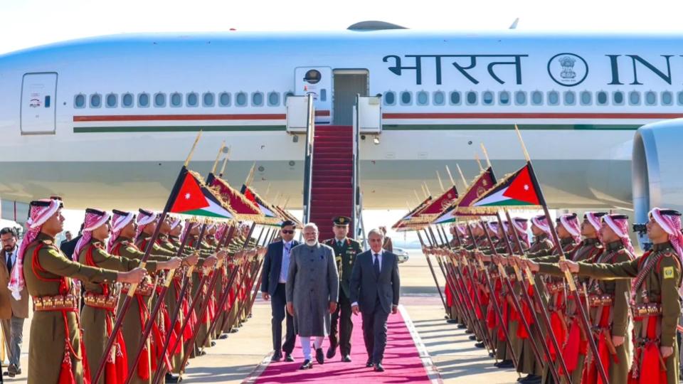 PM Narendra Modi Receives Ceremonial Welcome Upon Arrival in Amman