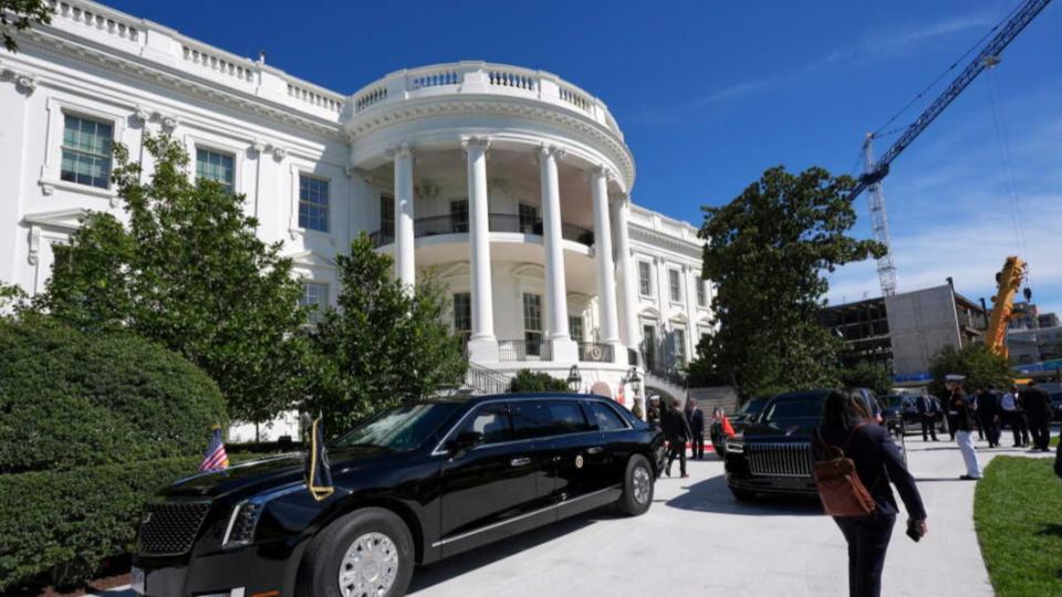 CNN Left off Air Force One for Trump