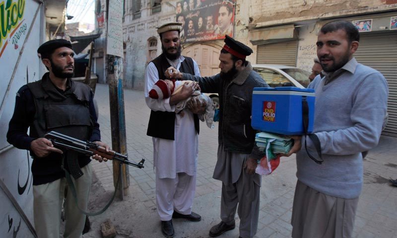 policemanescortingpolioworkerskilledinpakistan