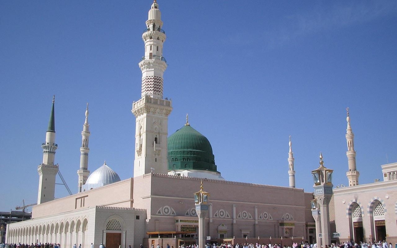 imamofmasjidenabavishaikhahmedalammaripassesaway