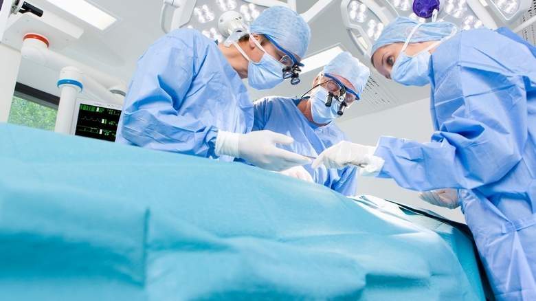 dubaiexpatsavedafter18hourlongcomplexheartsurgery