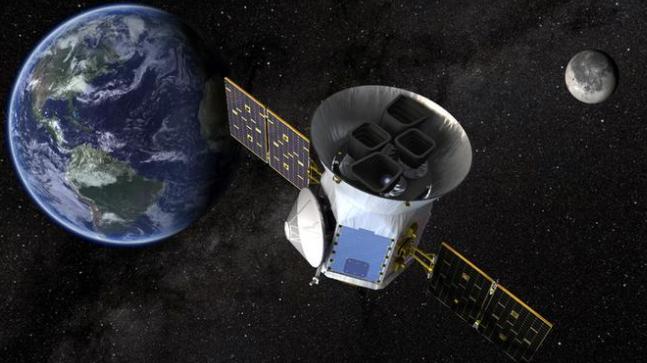 nasasplanethuntersatellitetesslaunchedonspacexrocket