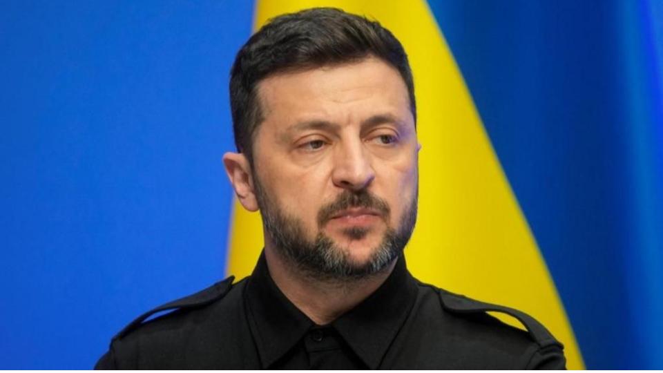 Ukraine President Zelensky visit Paris to Seek Air Defence Help