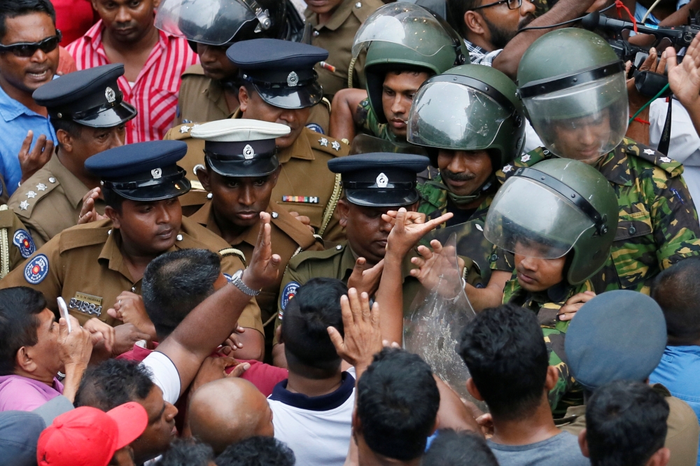 ranatungaheldoverfatalshootingaspoliticalcrisisdragsinsrilanka