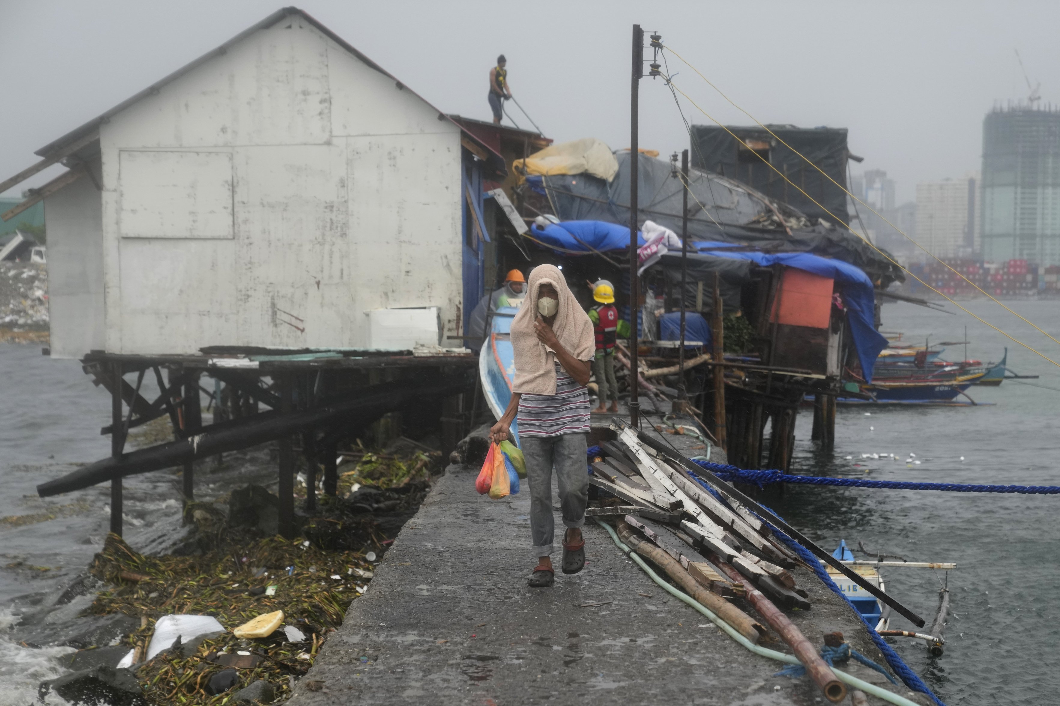 Typhoon Noru: Thousands of people evacuated in Philippines