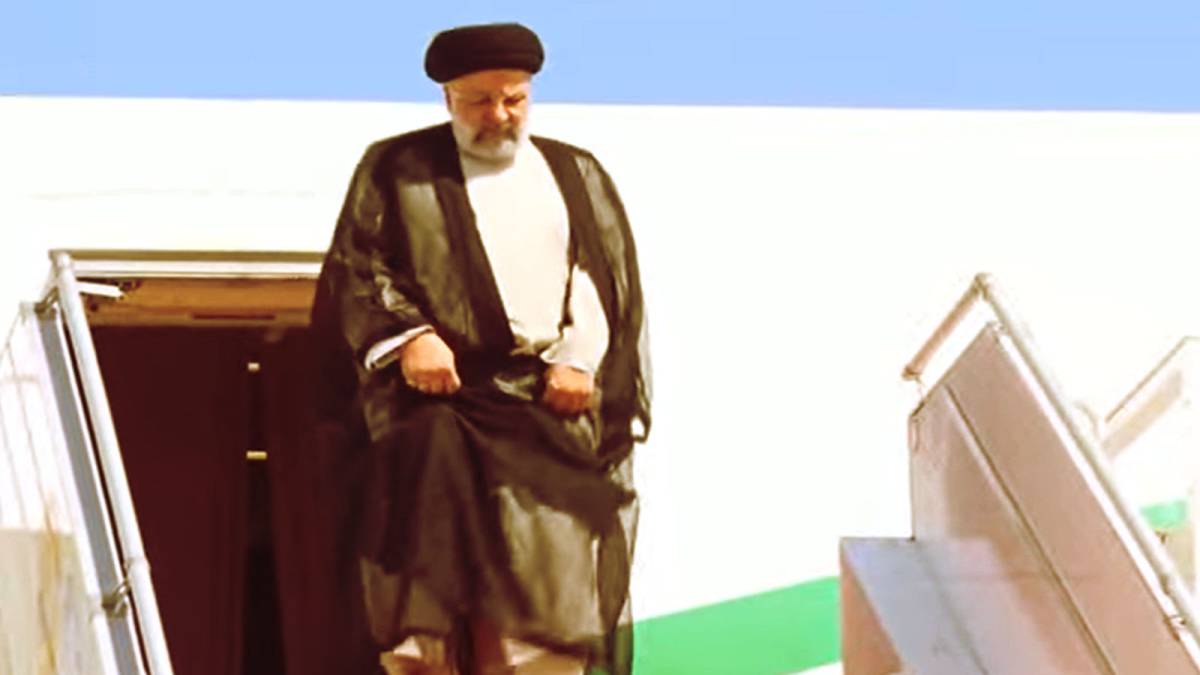 iranianpresidentraisiarrivesinpakistanonthreedayofficialvisit