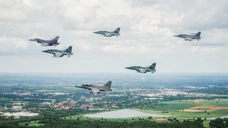 Thailand deploys fighter jets in response to Cambodian attacks