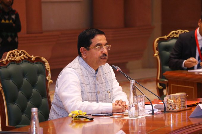 governmentcallsallpartymeetingonsaturday