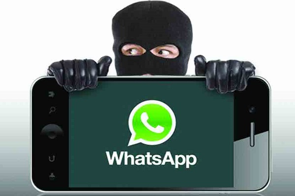 businessmanreceivesmoneyrequestfromunknownwhatsappnumberhavingprofilepictureofhisfriendendsuplosingrs3lakhsinmumbai: