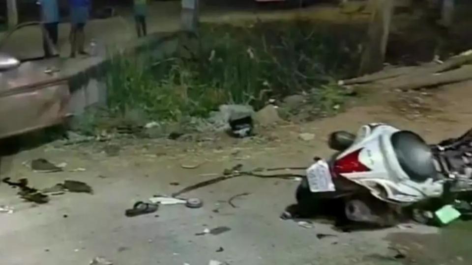 Three Killed After Bike Crashes Into Tree in Sri Sathya Sai Dist, AP
