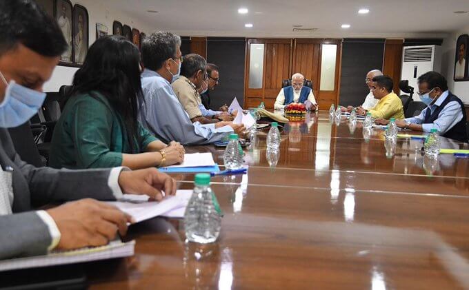 pmmodichairshighlevelmeetingoverhotweather