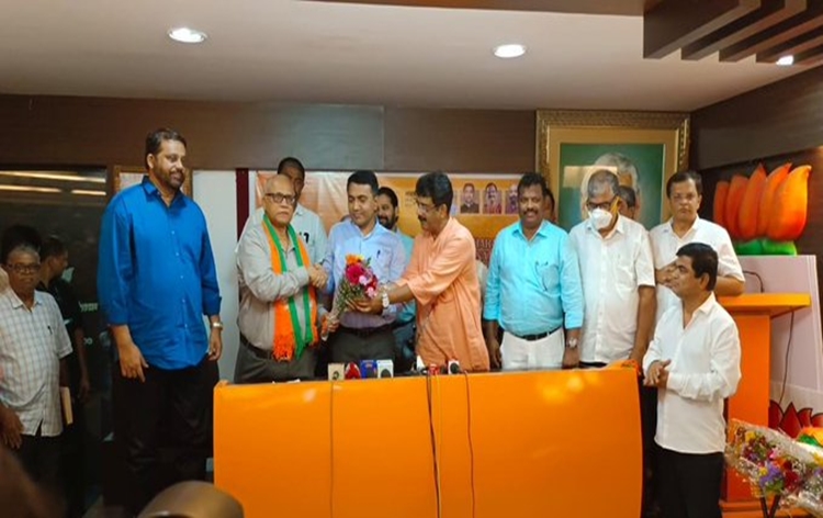 formergoachiefministerdigambarkamatandsevenothercongressmlastojoinbjp