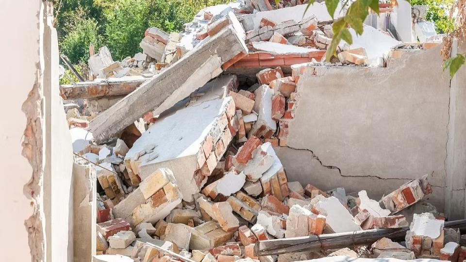40peopleinjuredinwallcollapseinbihar